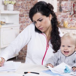 COMO TRABALHAR EM CASA SENDO MÃE? DESCUBRA 5 MANEIRAS PARA COMEÇAR